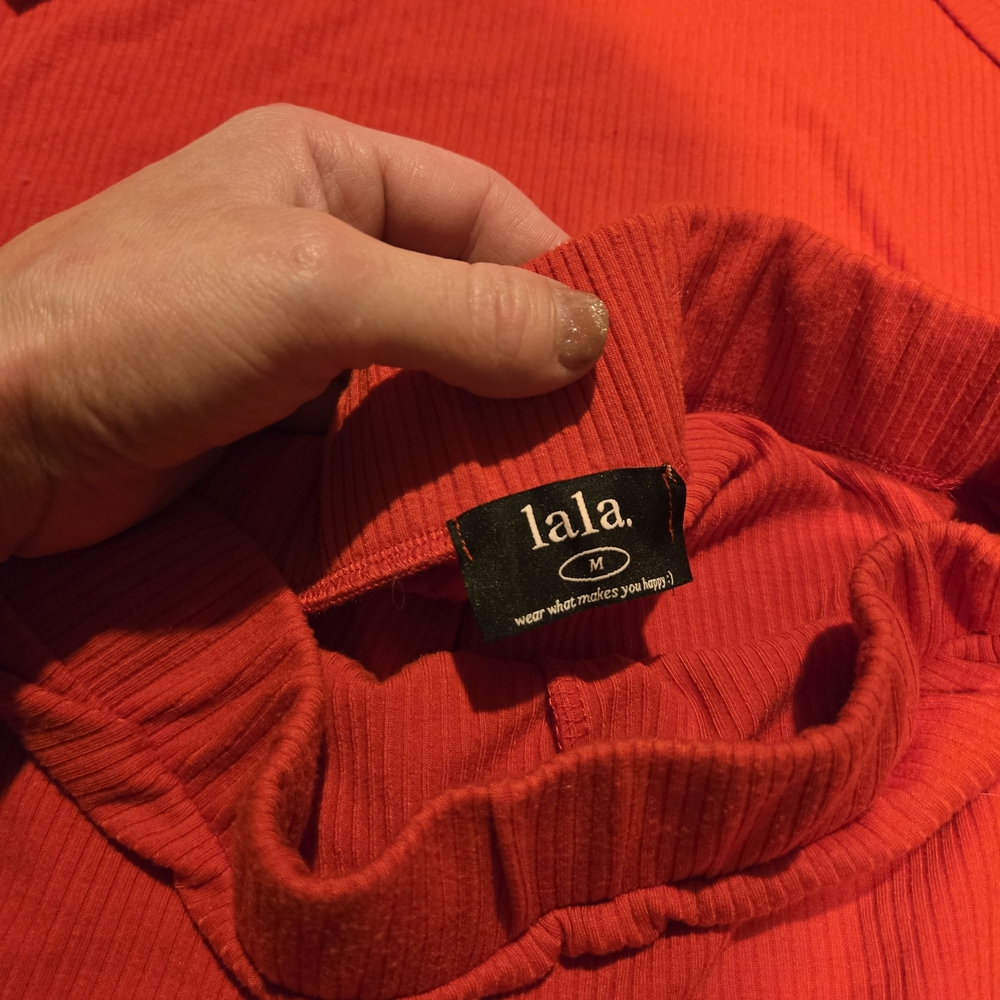 Red Ribbed Lounge Set - Picture 3 of 3